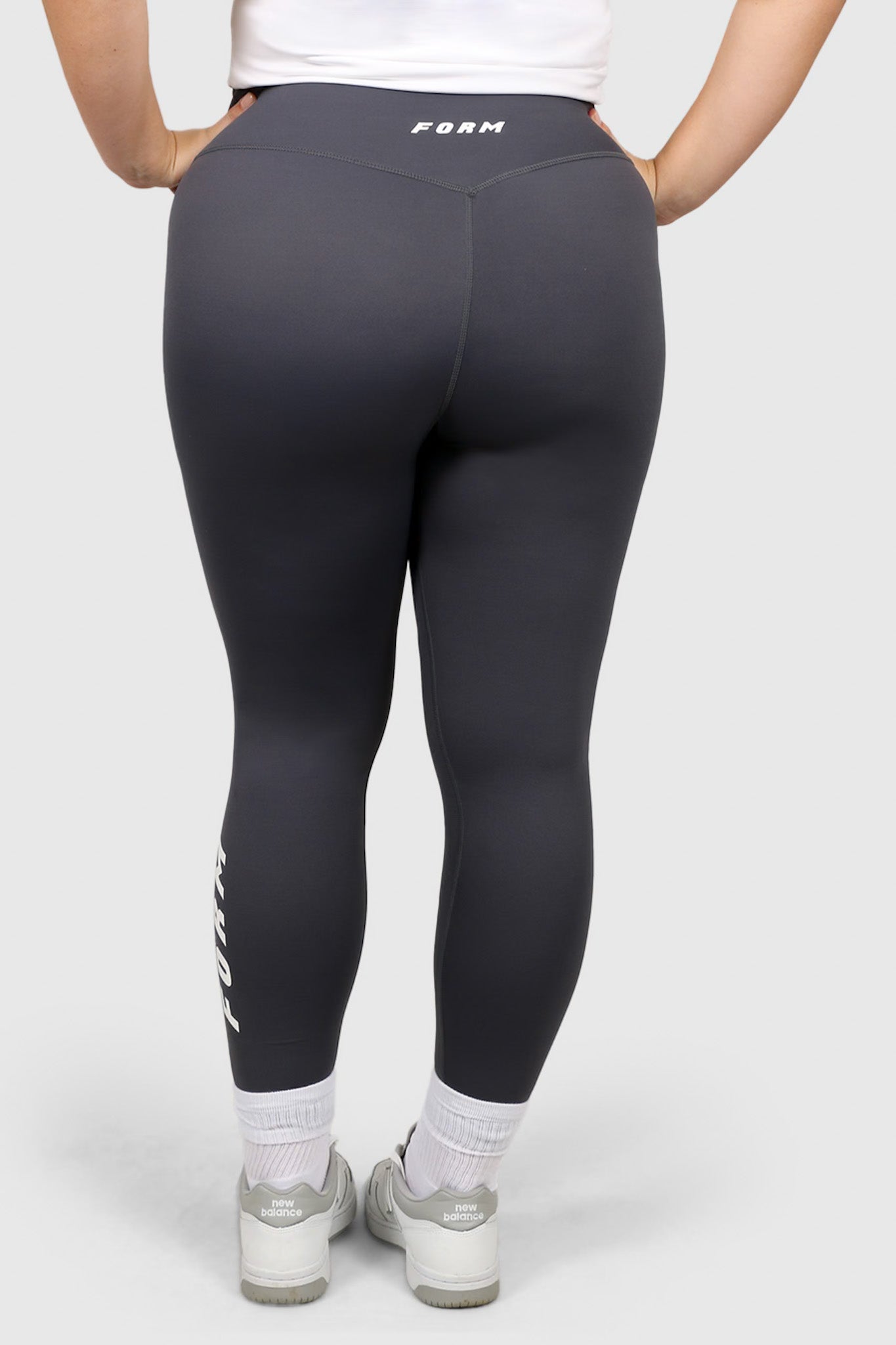 FORM BASE TIGHT 7/8 GREY - Fayt The Label