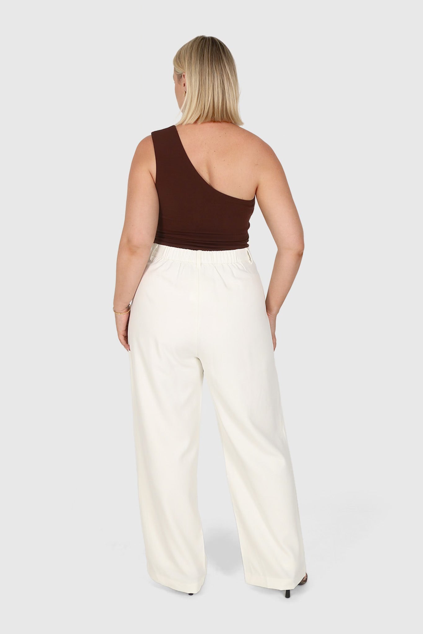 SULLIVAN ONE SHOULDER TOP CHOC - Fayt The Label